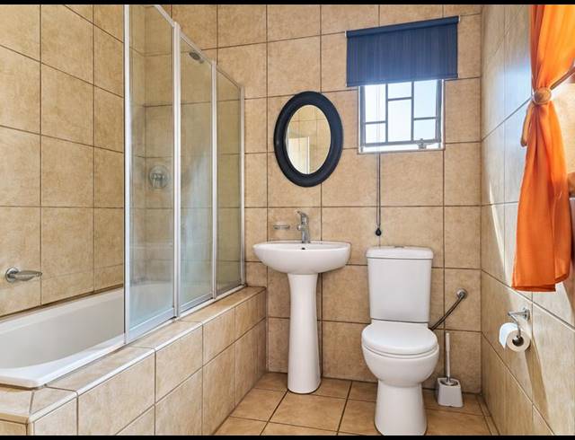 1 BEDROOM PROPERTY TO RENT IN LODEYKO
